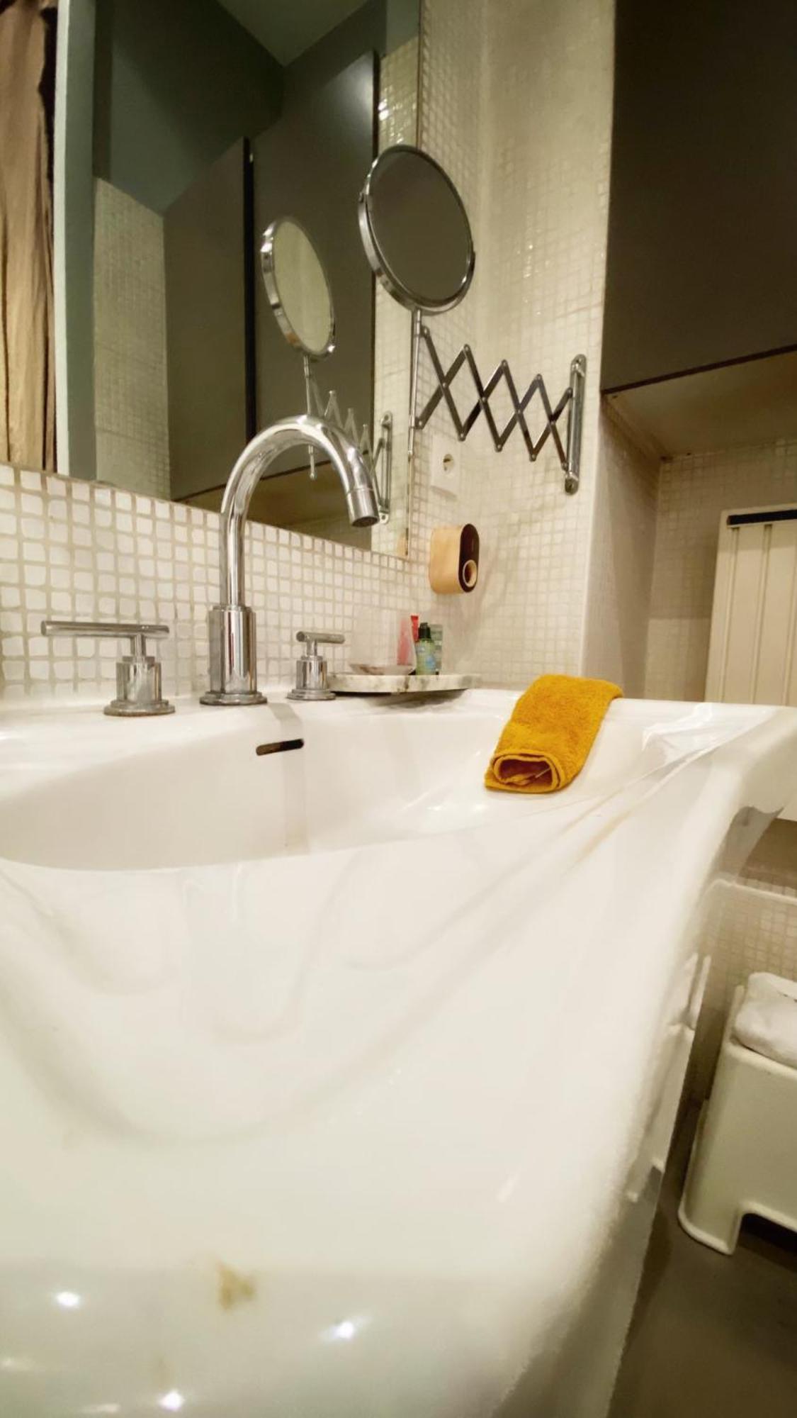 Villa Lepic, Luxury Flat In Montmartre With Private Terrasse-Appartement Entier Paris Eksteriør billede